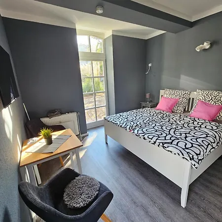 Neuwertiges Ferien-appartement *